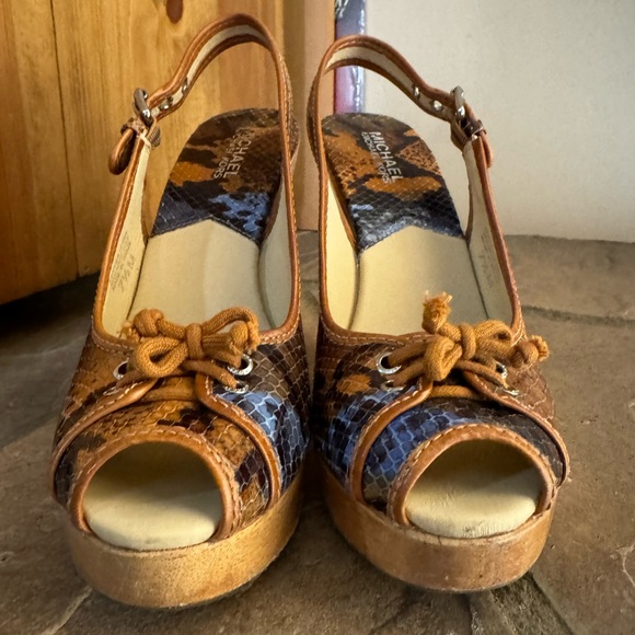Women’s sandals/heels - Picture 1 of 5